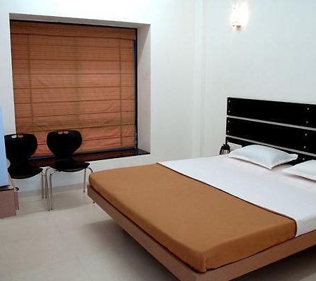 Hotel Manmandir Executive Aurangabad  Bagian luar foto