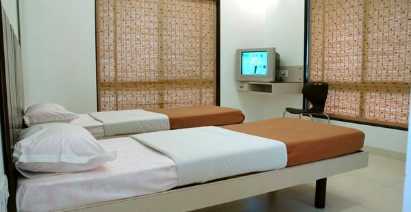 Hotel Manmandir Executive Aurangabad  Bagian luar foto